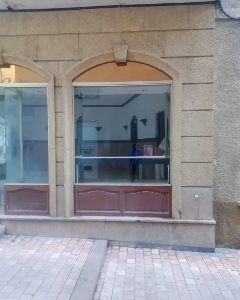 Menuiserie, vitrerie, serrurerie, agencement intérieur et vérandas-pergolas (5)