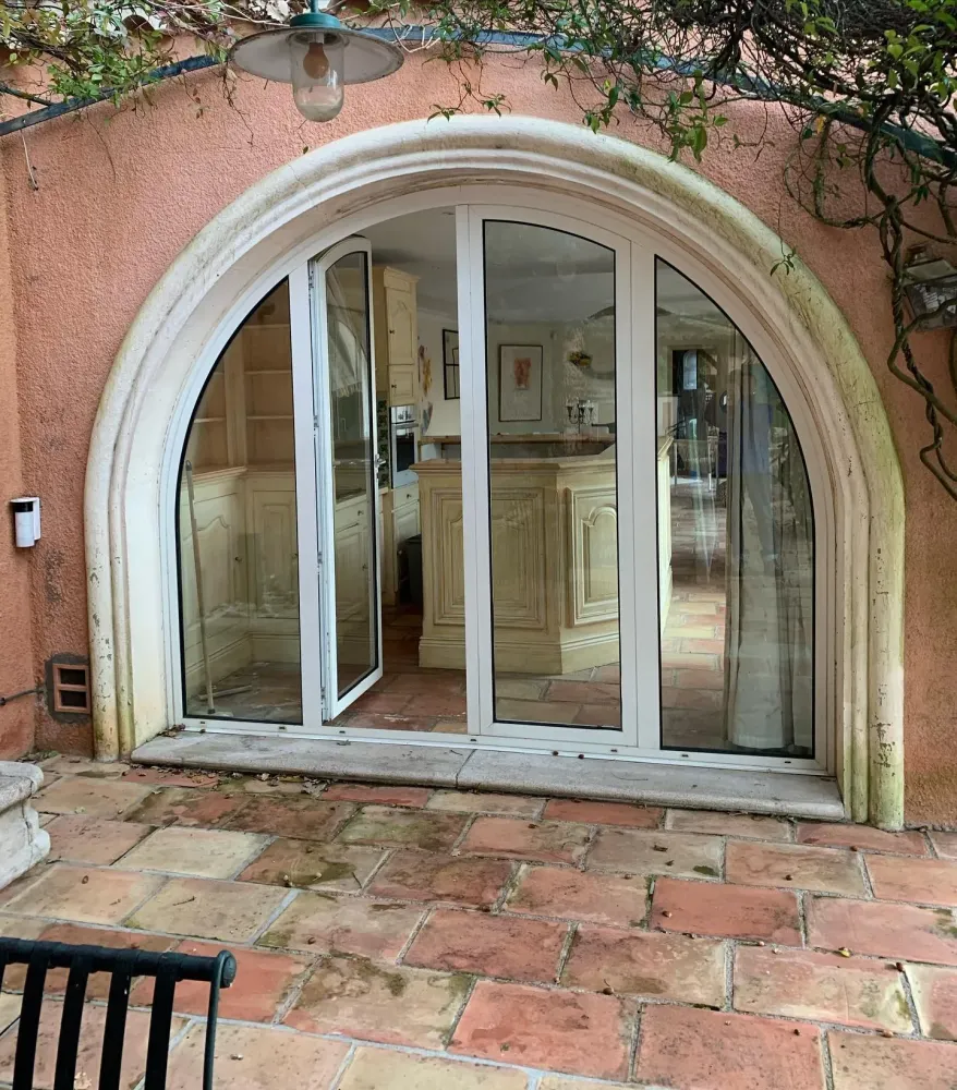 Menuiserie, vitrerie, serrurerie, agencement intérieur et vérandas-pergolas (12)