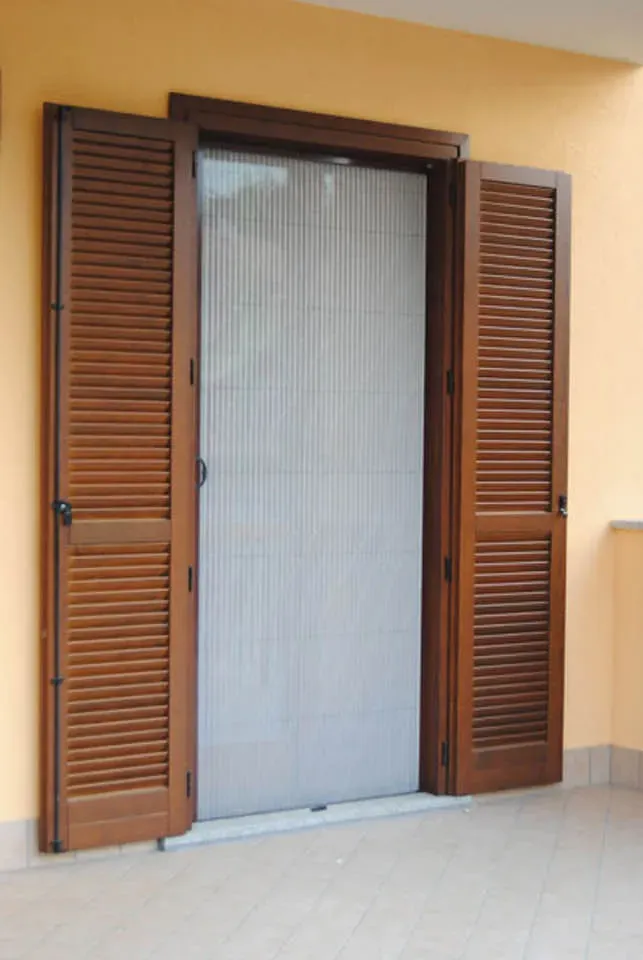 Menuiserie, vitrerie, serrurerie, agencement intérieur et vérandas-pergolas (17)