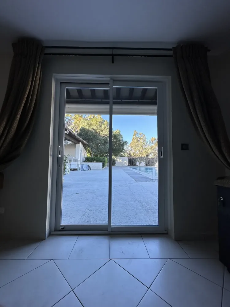 Menuiserie, vitrerie, serrurerie, agencement intérieur et vérandas-pergolas (21)